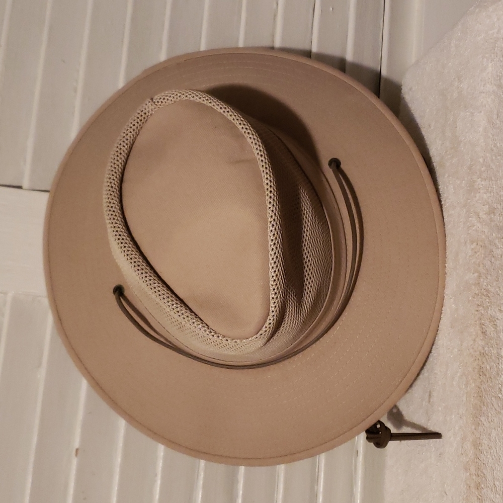 Henschel Hat